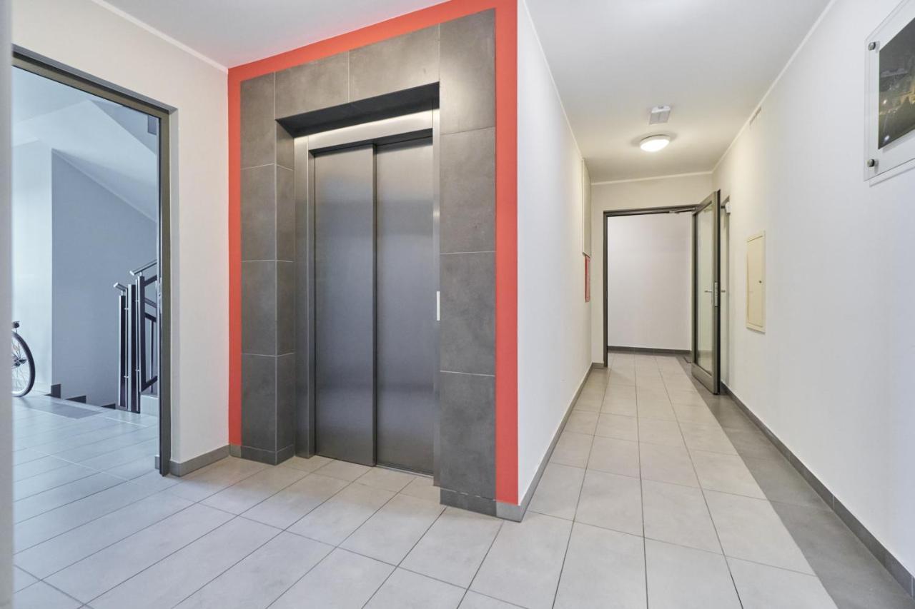 Apartment Wroclaw Krakowska With Balcony And Free Garage By Noclegi Renters Екстер'єр фото