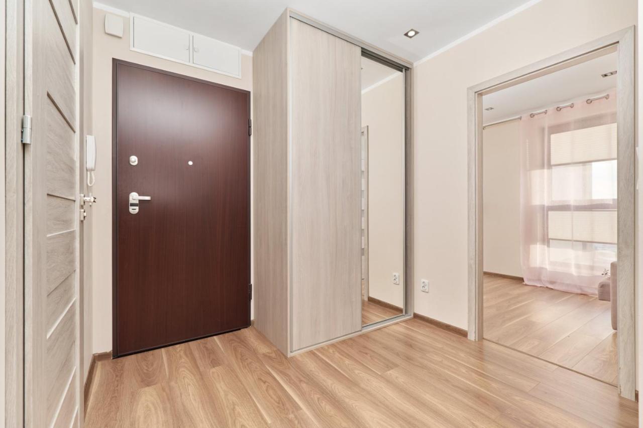 Apartment Wroclaw Krakowska With Balcony And Free Garage By Noclegi Renters Екстер'єр фото